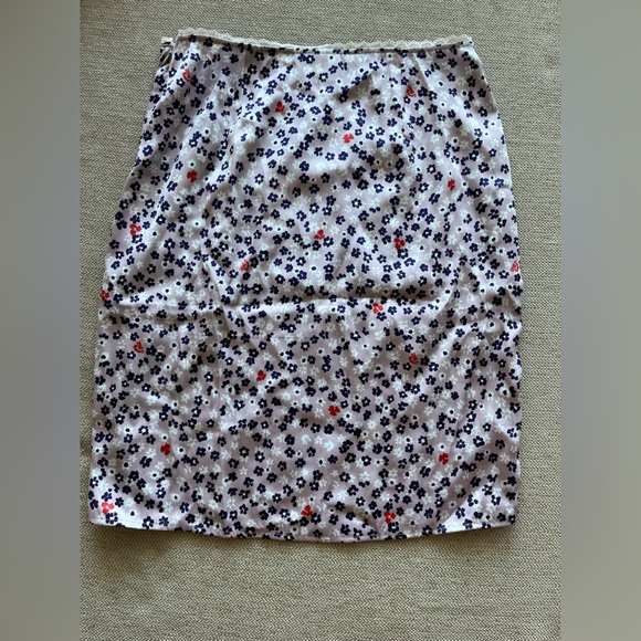 SUNDAY BEST PENELOPE SKIRT 💜 - Picture 5 of 7